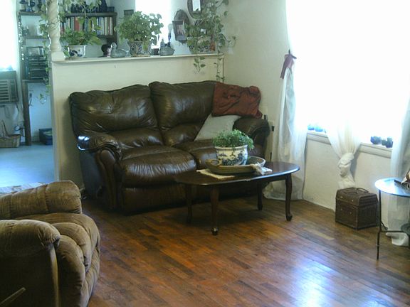2nd image of 109 S. Broadway