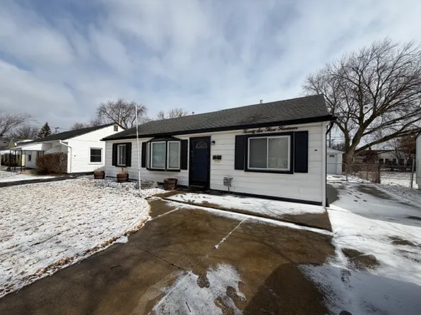 26314 Waldorf St, Roseville, MI 48066