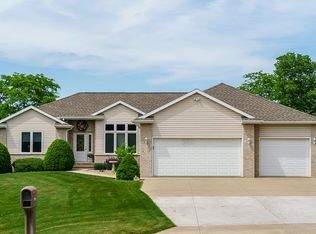 6250 Westwind Rd, Cedar Rapids, IA 52411