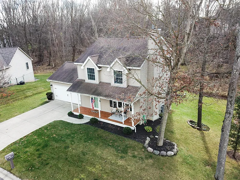 2049 Laurel Oak Dr — Photo 1