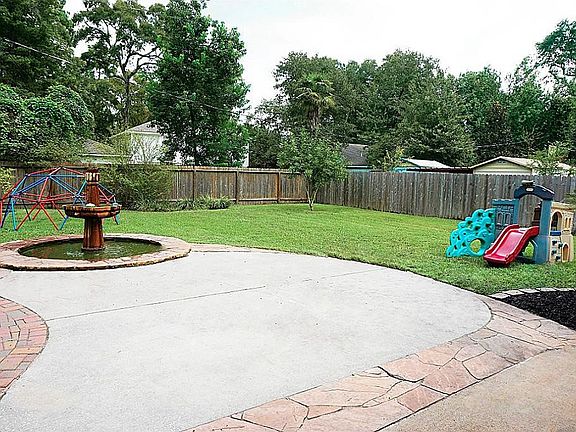 5th image of 1003 Woodchurch Ln