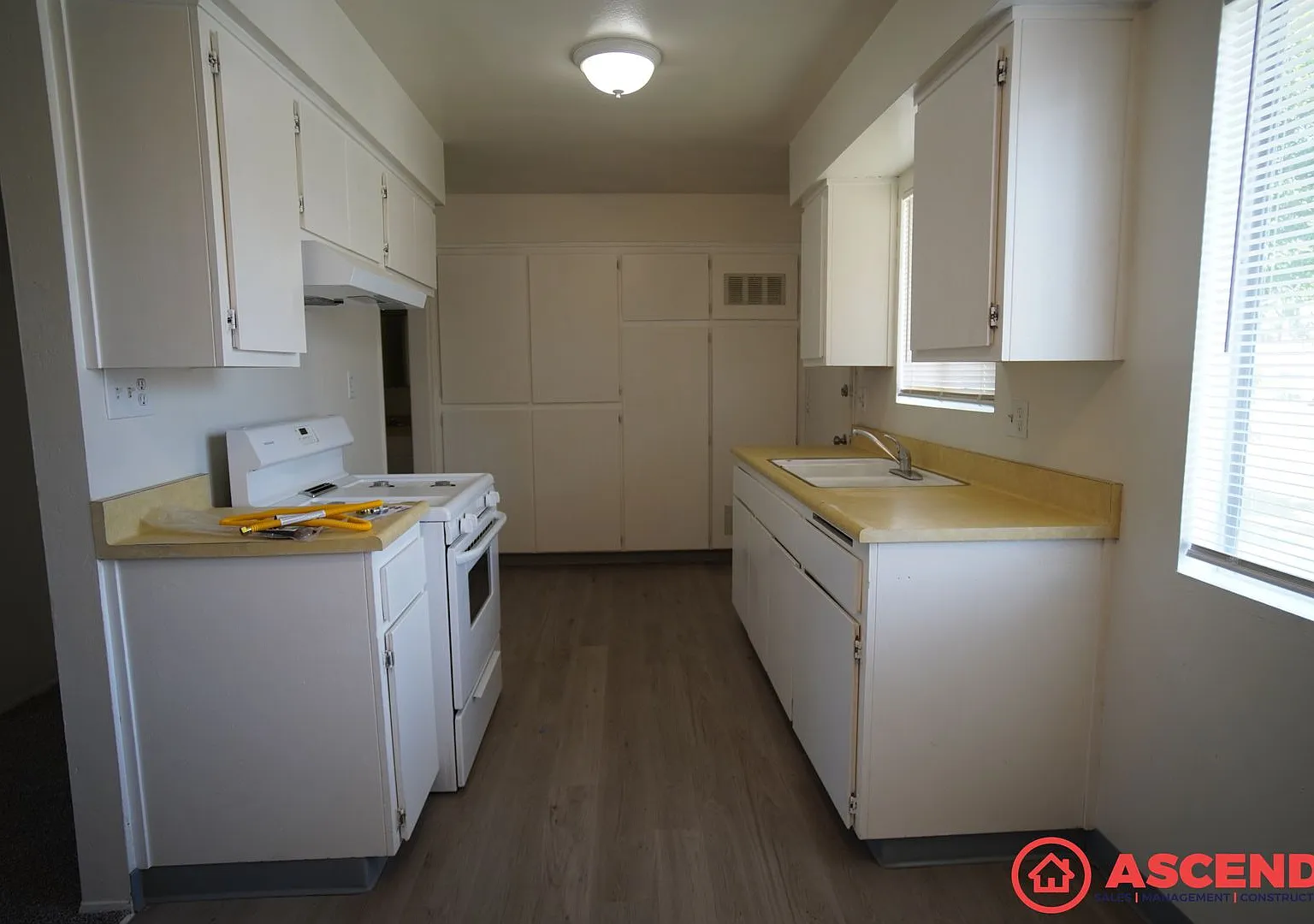 1849 Golden State Ave — Photo 4