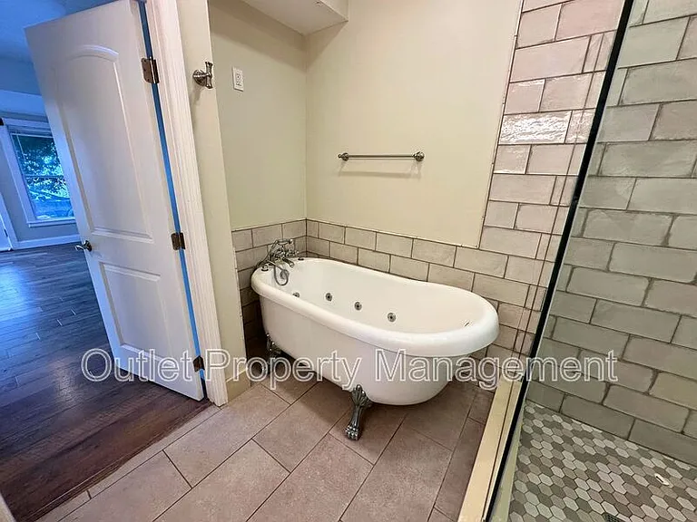 133 E Concord St #A — Photo 19