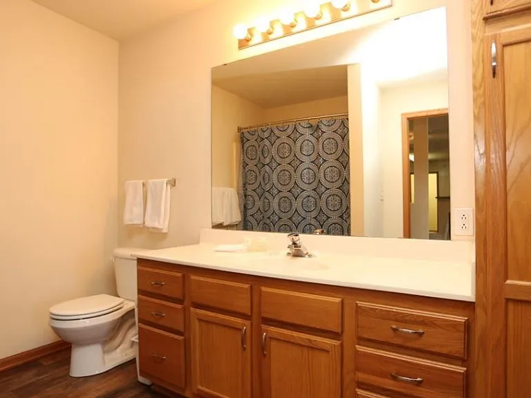 Door Creek Apartments — Photo 36