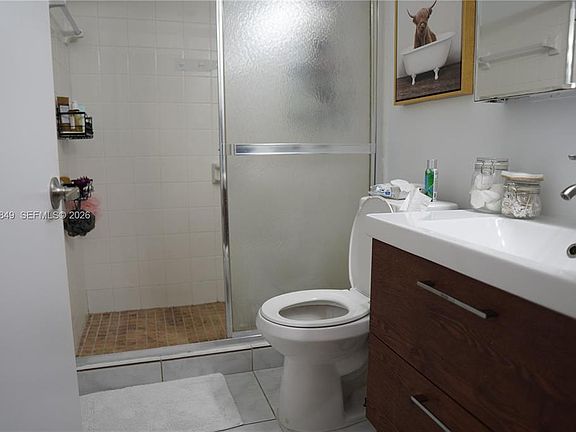 4th image of 453 Lakeview Dr