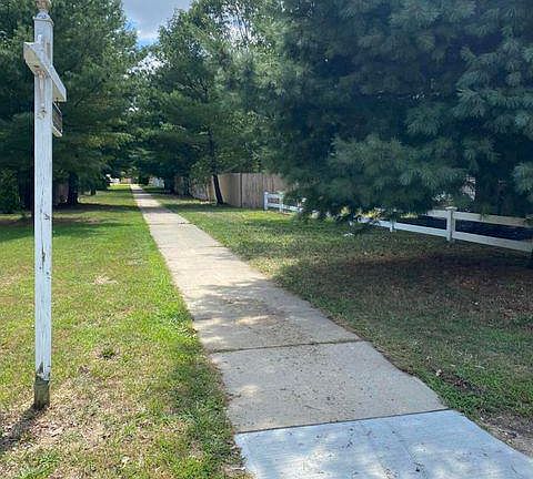 5th image of 55 Manchester Ave