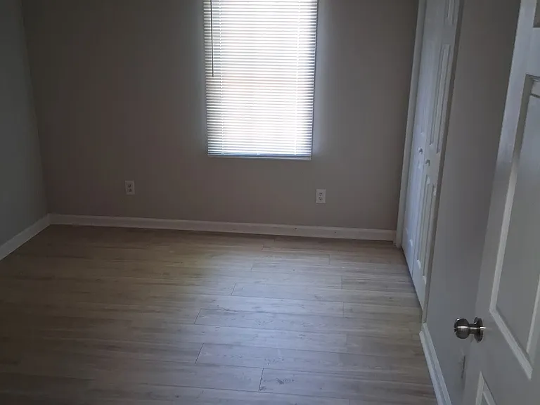 1010 Goff Ave — Photo 8