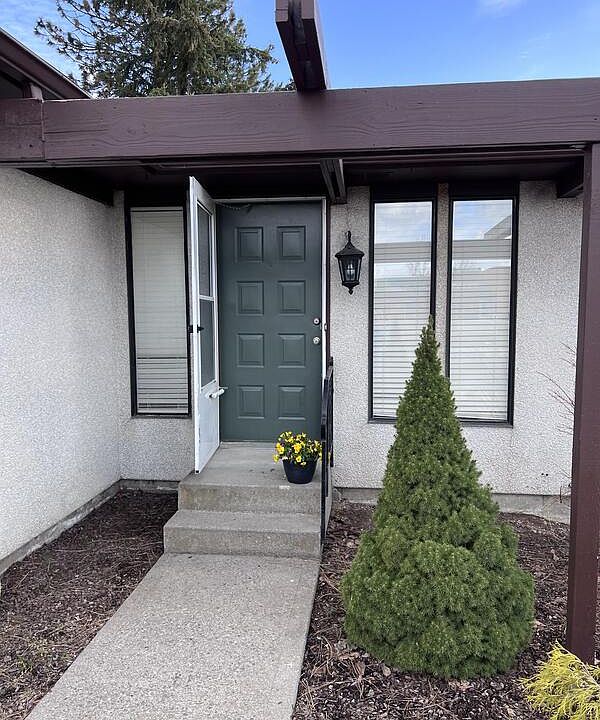 1st image of 211 & 213 W Hastings Ave #213