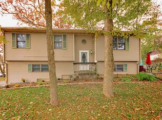 8902 Shady Ln, Wonder Lake, IL 60097