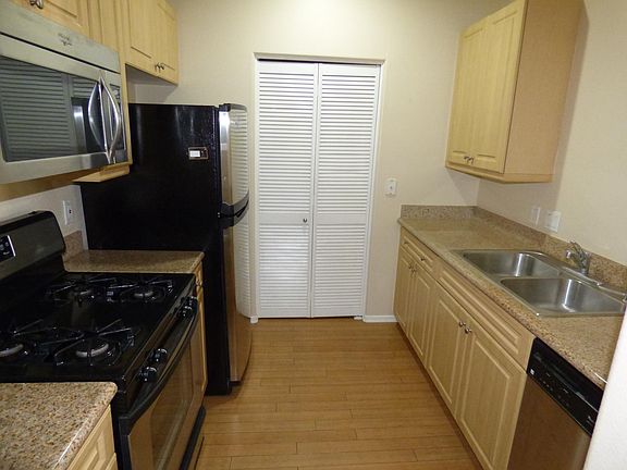 3rd image of 2429 Watermarke Pl