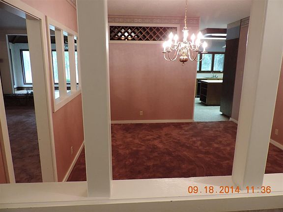 5th image of 330 Windlake Ln