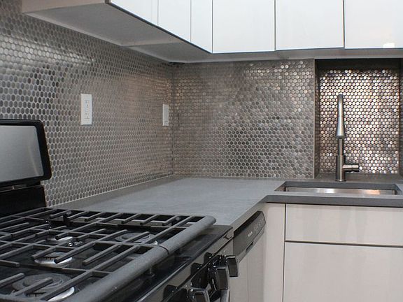 2nd image of 45 W 68th St APT 4R