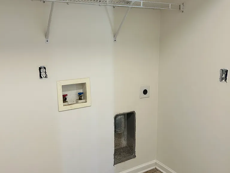 125 Sampson Ct — Photo 18
