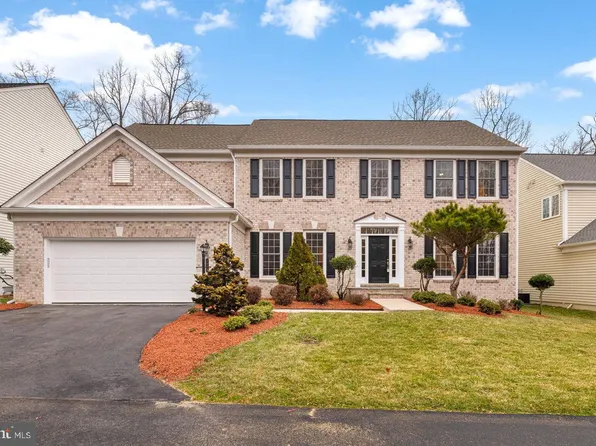 8068 Paper Birch Dr, Lorton, VA 22079