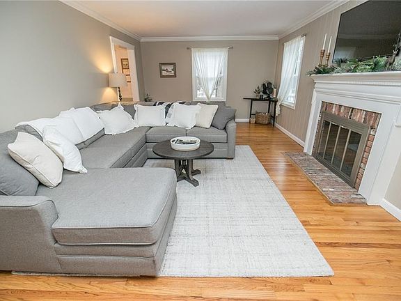 3rd image of 6868 Chapel Hill Dr