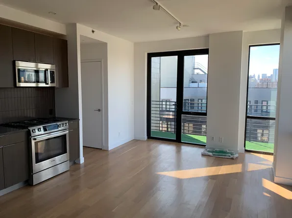 100 Ainslie Street image 1 of 16