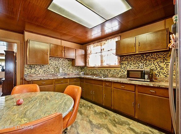 5th image of 9423 S Saint Lawrence Ave