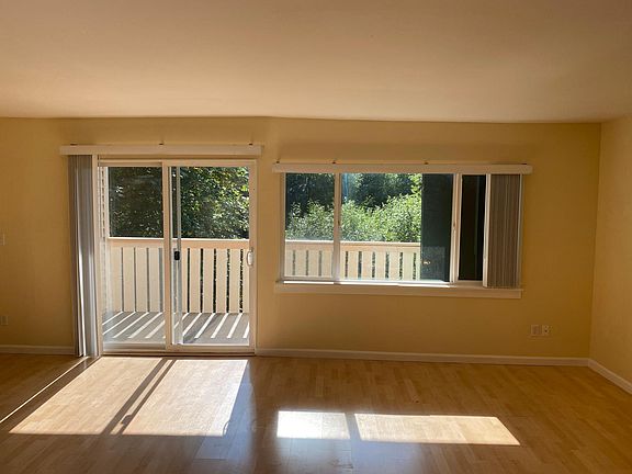 3rd image of 417 Bellevue Way SE #302