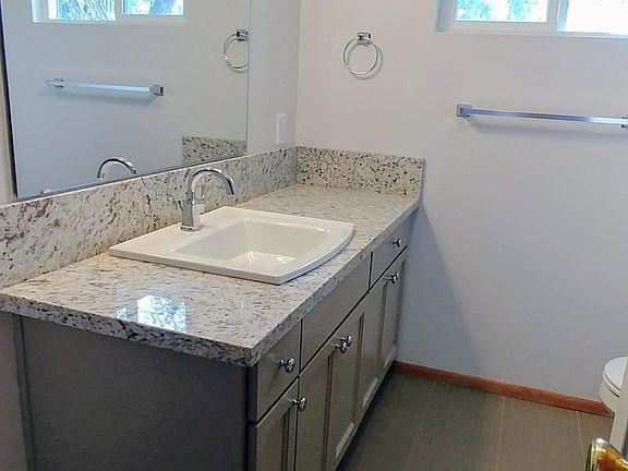 4th image of 520 Blackstone Aly