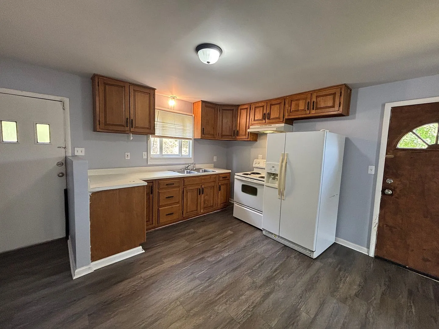 Beautiful 2 Bedroom 1 Bathroom home in Beaver Falls! — Photo 3