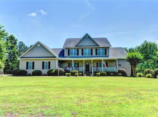 518 Brumbalow Rd, Pendergrass, GA 30567