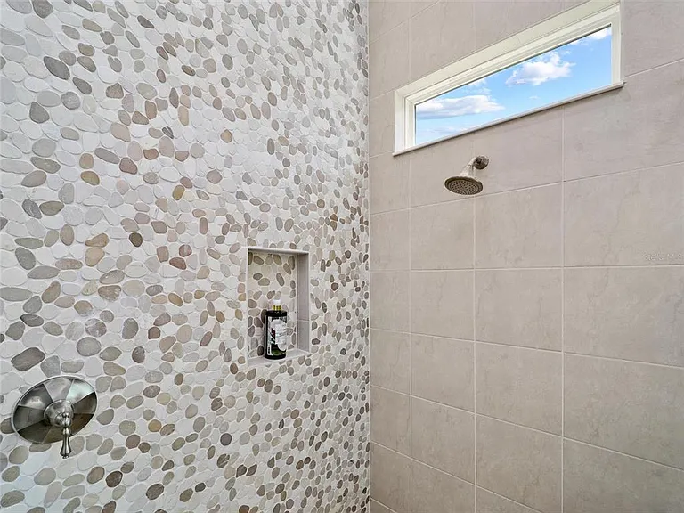 55 Atlantic Dr — Photo 33