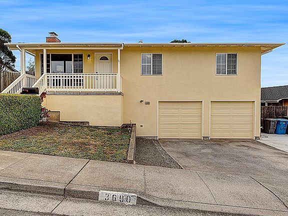 2nd image of 3690 Sunset Dr
