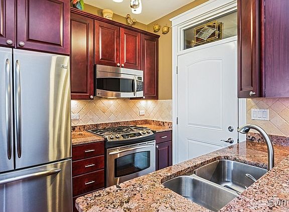 4th image of 1910 N Washtenaw Ave APT 1