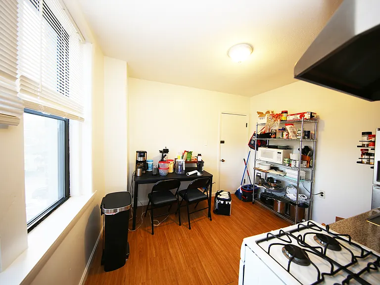 410 Market St #1 — Photo 4