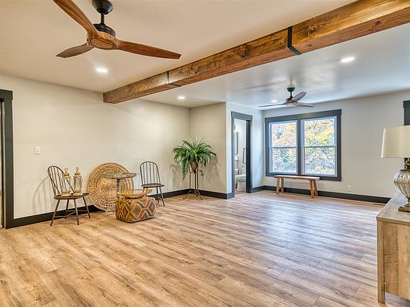 4th image of 110 Cardinal Dr