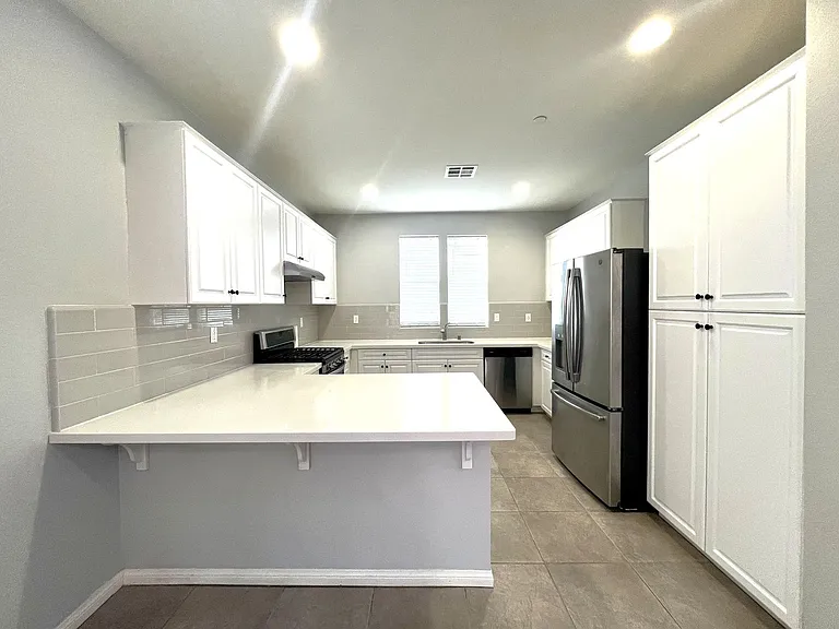 6072 Snapdragon St — Photo 4