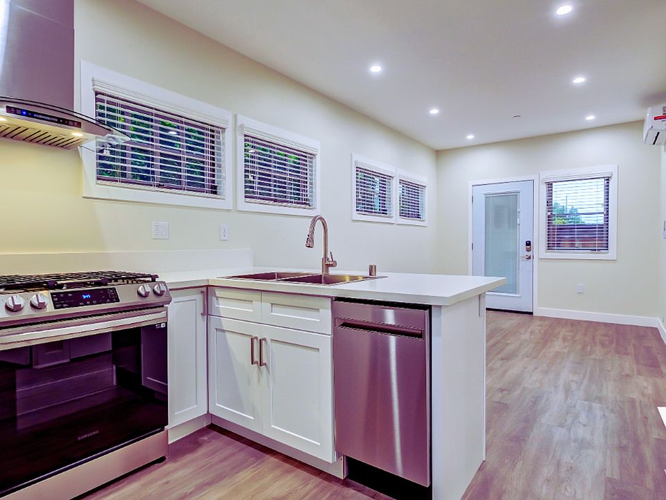 1st image of 2327 Portland St #5B-4Ba-1200Sqft