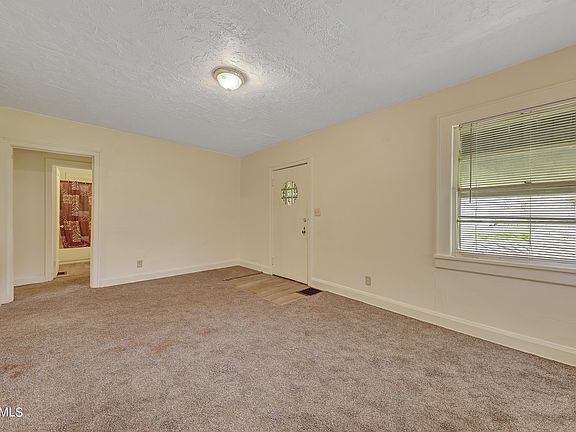 2nd image of 2606 Linden Ave