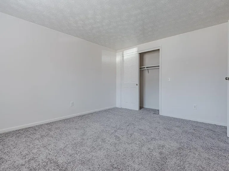 Webster Manor Apartment Homes — Photo 12