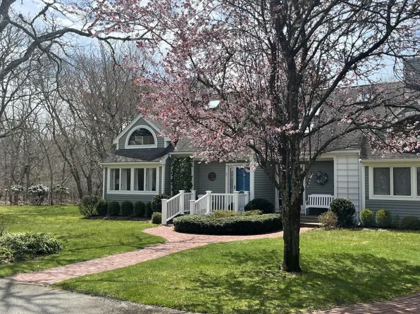 3 Meetinghouse Village Way, Edgartown, MA 02539