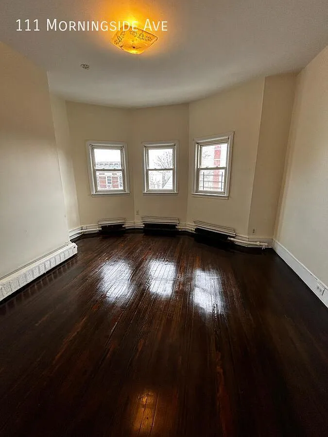 111 Morningside Ave — Photo 1