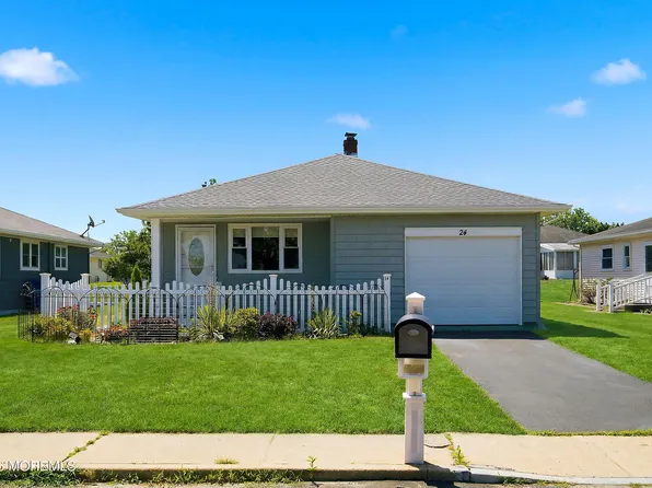 24 Port Royal Drive, Toms River, NJ 08757