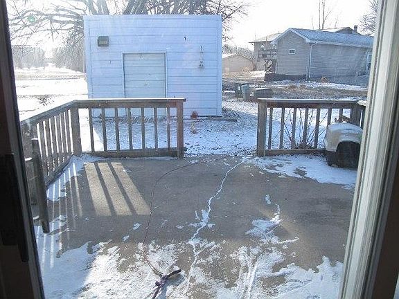 2nd image of 2505 Center Lake Dr
