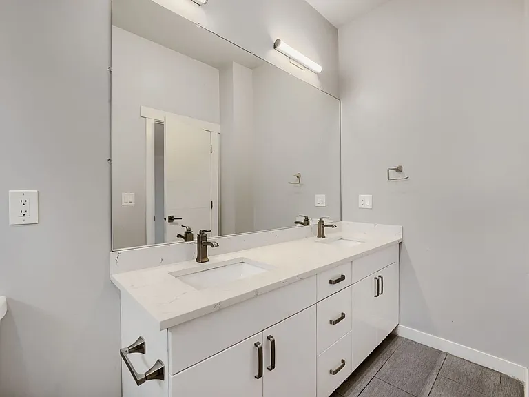 4736 25th Ave SW — Photo 14
