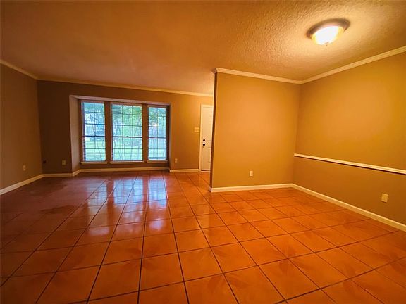4th image of 8371 Nairn St