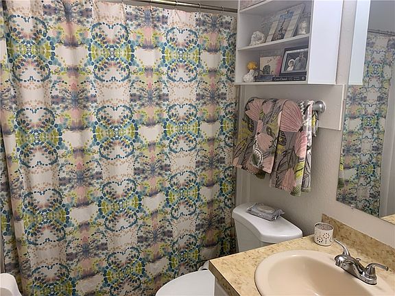 5th image of 908 Emile St APT 6