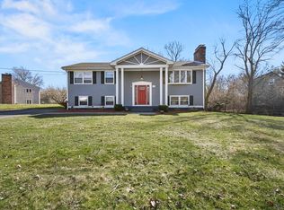 147 Brook Hill Dr, Seekonk, MA 02771