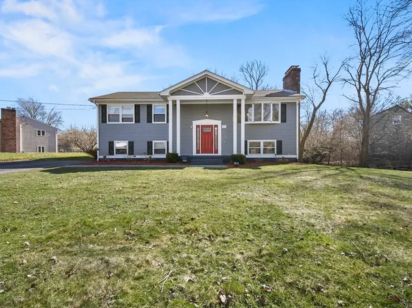 147 Brook Hill Dr, Seekonk, MA 02771
