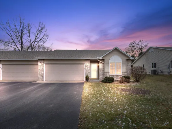 906 Evergreen Ct, Vadnais Heights, MN 55127