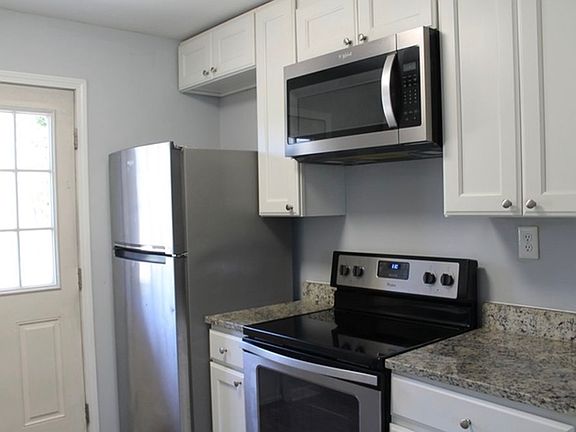 2nd image of 1419 Filbert St