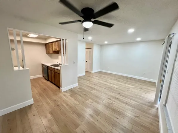 14119 Village Terrace Dr, Tampa, FL 33624