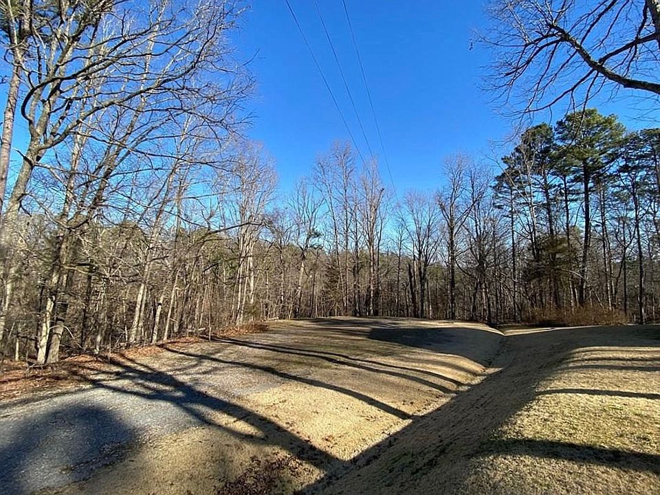2nd image of 9 Carlton Cir