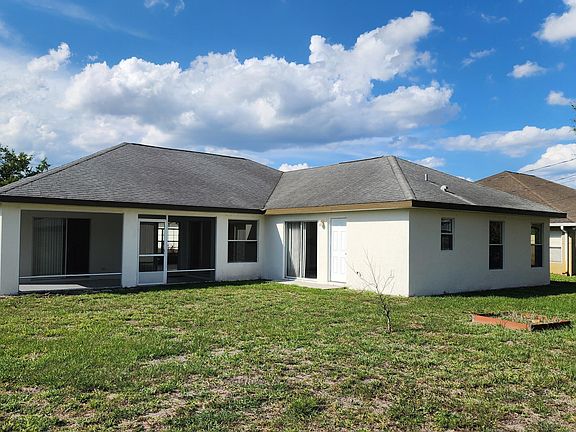 3rd image of 474 SW Namoit Place