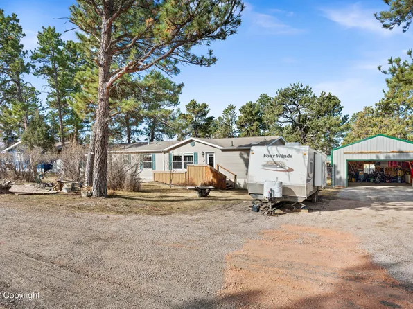 1259 Montana Ave, Upton, WY 82730