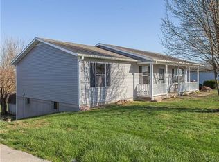 809 N 15th Ter, Savannah, MO 64485